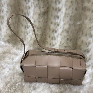 Made in Italy leather woven baguette shoulder bag